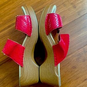 Dansko bright pink sandals size 37